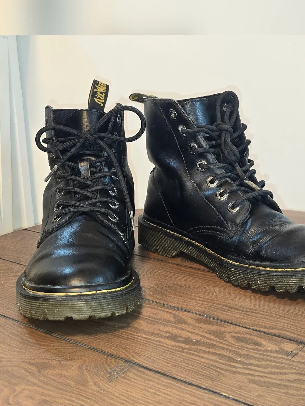 Dr. Martens Luana  Black Leather Lace-Up Combat Boots Women's Size 9